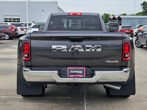 2025 RAM 3500 Tradesman Crew Cab 4x4 8' Box