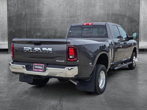 2025 RAM 3500 Tradesman Crew Cab 4x4 8' Box