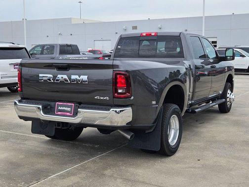 2025 RAM 3500 Tradesman Crew Cab 4x4 8' Box