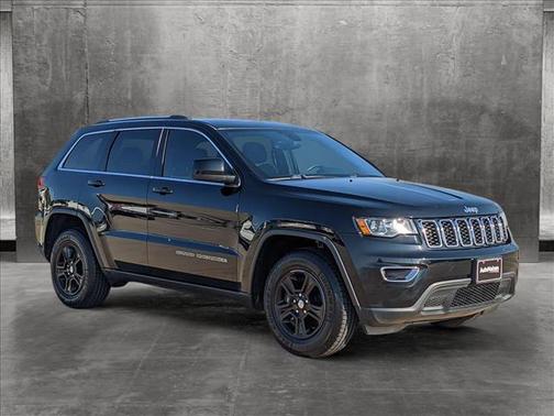 Photo 3 of 25 of 2017 Jeep Grand Cherokee Laredo