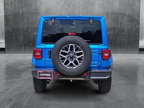 2025 Jeep Wrangler 4-Door Sahara 4x4