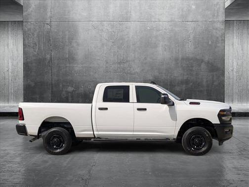 2025 RAM 2500 Tradesman Crew Cab 4x4 6'4' Box