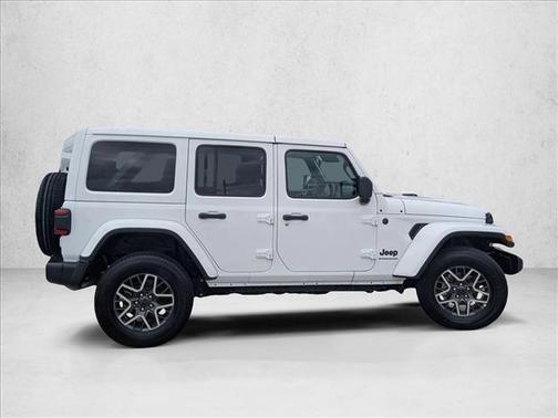 2025 Jeep Wrangler 4-Door Sahara 4x4