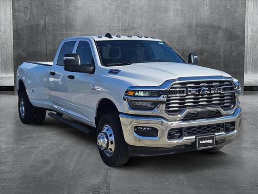 2025 RAM 3500 Tradesman Crew Cab 4x4 8' Box
