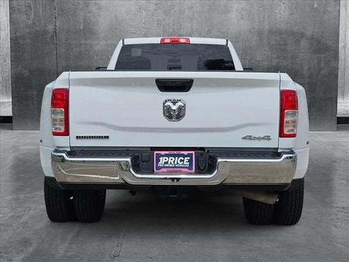 2024 RAM 3500 Big Horn Crew Cab 4x4 8' Box