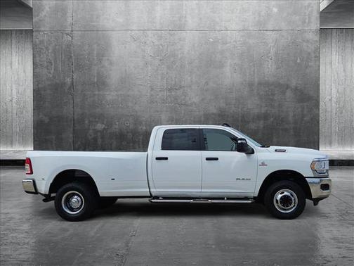 2024 RAM 3500 Big Horn Crew Cab 4x4 8' Box