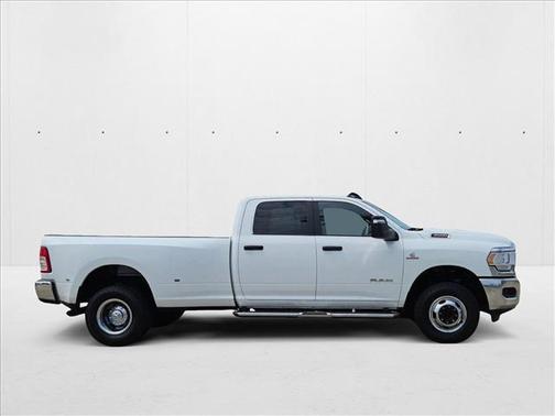 2024 RAM 3500 Big Horn Crew Cab 4x4 8' Box