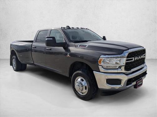 2024 RAM 3500 Tradesman Crew Cab 4x4 8' Box