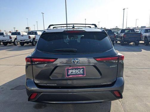 Magnetic Gray Metallic 2020 Toyota Highlander Hybrid Limited