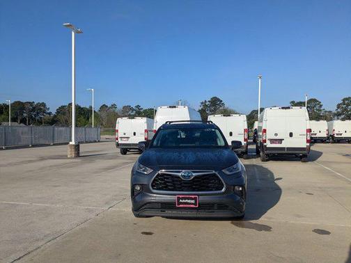 Magnetic Gray Metallic 2020 Toyota Highlander Hybrid Limited