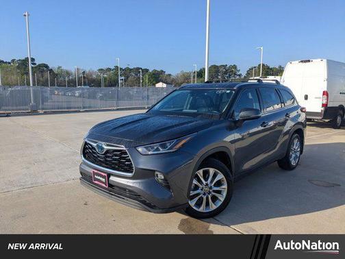 Magnetic Gray Metallic 2020 Toyota Highlander Hybrid Limited