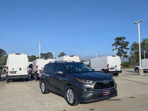 Magnetic Gray Metallic 2020 Toyota Highlander Hybrid Limited