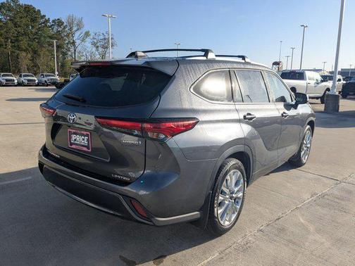 Magnetic Gray Metallic 2020 Toyota Highlander Hybrid Limited