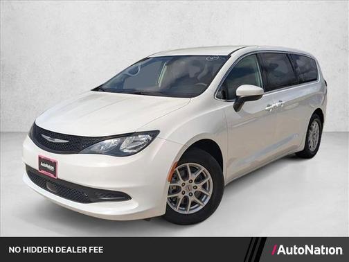Bright White Clearcoat 2022 Chrysler Voyager LX