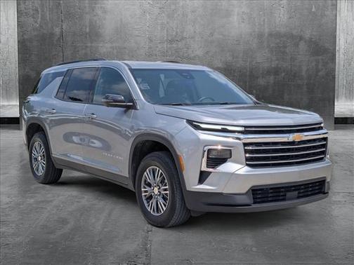 2024 Chevrolet Traverse LT