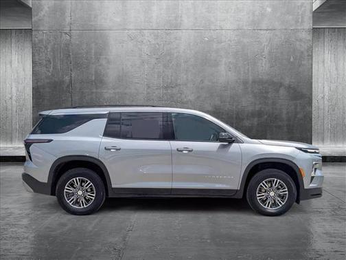 2024 Chevrolet Traverse LT