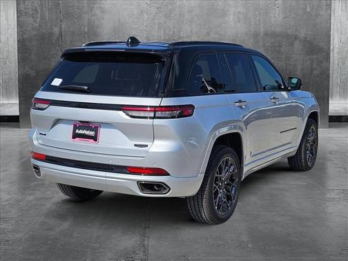 2025 Jeep Grand Cherokee Summit