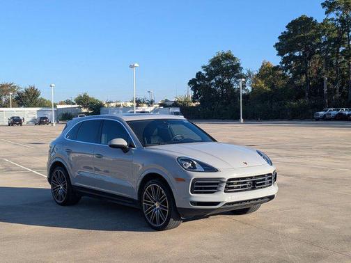 2023 Porsche Cayenne Platinum Edition