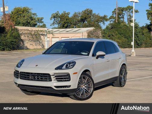 2023 Porsche Cayenne Platinum Edition