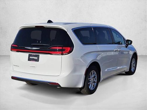 2025 Chrysler Pacifica L