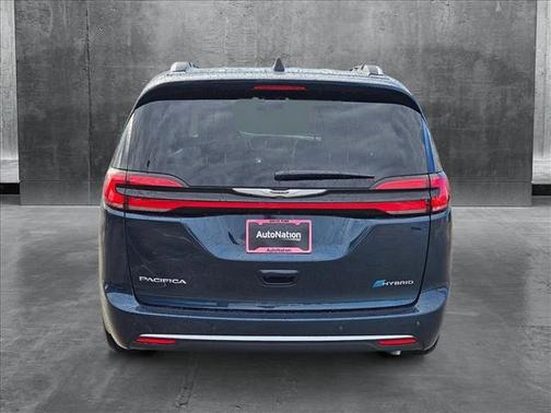 2025 Chrysler Pacifica L