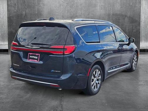 2025 Chrysler Pacifica L