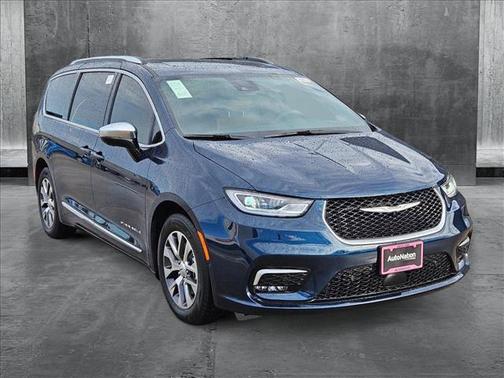 2025 Chrysler Pacifica L