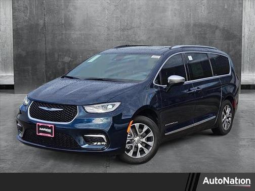 2025 Chrysler Pacifica L