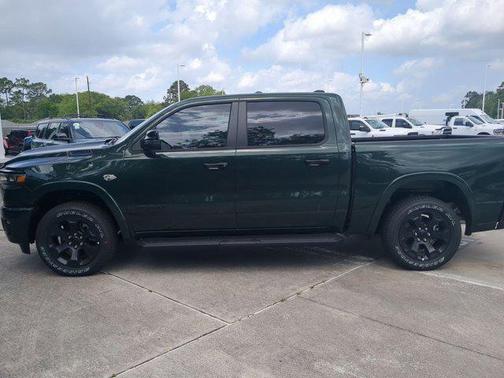 Serrano Green Metallic 2026 RAM 1500 Lone Star