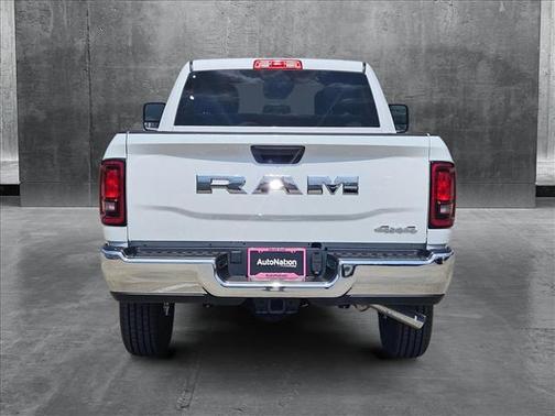 2025 RAM 2500 Tradesman Crew Cab 4x4 6'4' Box