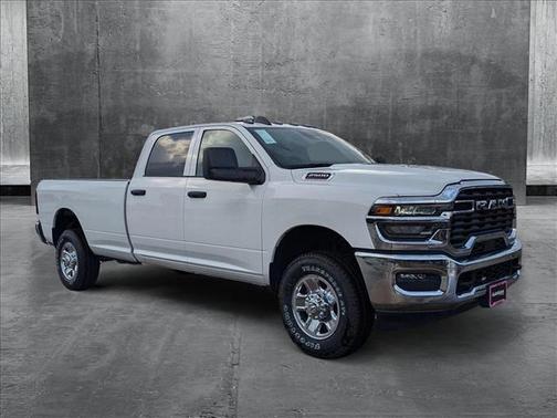 2025 RAM 2500 Tradesman Crew Cab 4x4 8' Box
