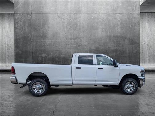 2025 RAM 2500 Tradesman Crew Cab 4x4 8' Box