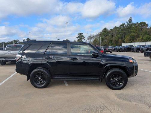 2022 Toyota 4Runner SR5