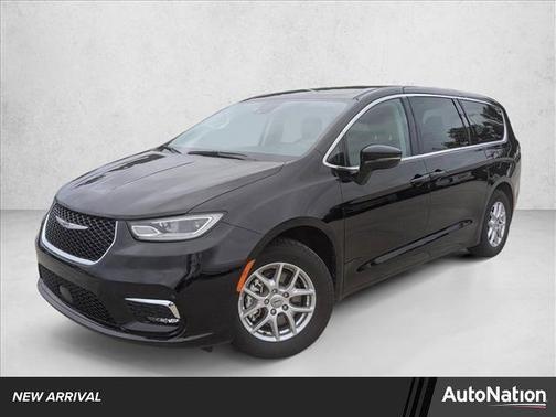 Diamond Black Crystal Pearlcoat 2024 Chrysler Pacifica Touring L
