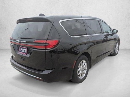 Diamond Black Crystal Pearlcoat 2024 Chrysler Pacifica Touring L