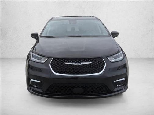 Diamond Black Crystal Pearlcoat 2024 Chrysler Pacifica Touring L