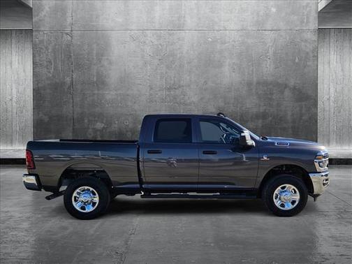 2025 RAM 2500 Tradesman Crew Cab 4x4 6'4' Box