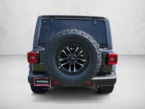 Granite Crystal Metallic Clearcoat 2026 Jeep Wrangler 4-Door Moab 392 4x4