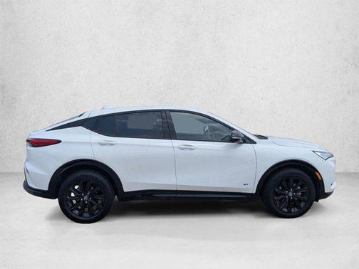 Summit White 2025 Buick Envista Sport Touring FWD