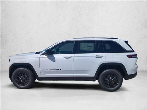 Bright White Clearcoat 2026 Jeep Grand Cherokee Altitude