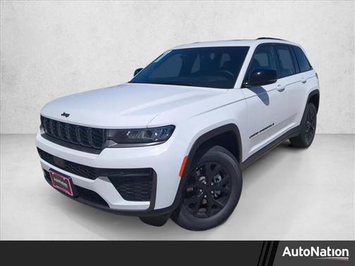 Bright White Clearcoat 2026 Jeep Grand Cherokee Altitude