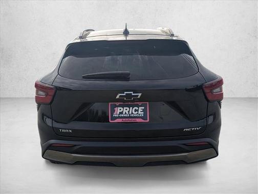 Mosaic Black Metallic 2025 Chevrolet Trax FWD ACTIV