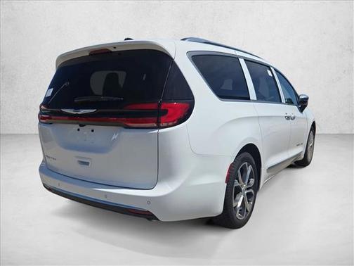 Bright White Clearcoat 2026 Chrysler Pacifica L