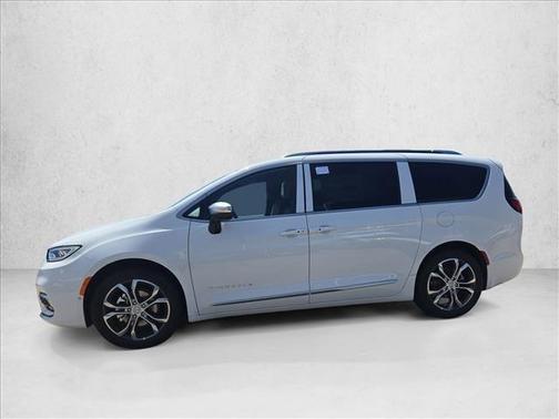 Bright White Clearcoat 2026 Chrysler Pacifica L