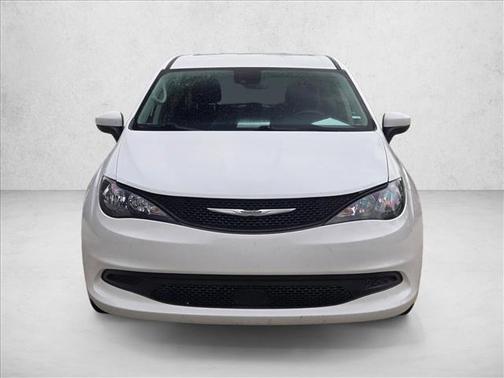 Bright White Clearcoat 2023 Chrysler Voyager LX
