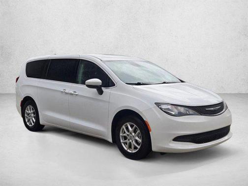 Bright White Clearcoat 2023 Chrysler Voyager LX