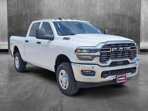 2025 RAM 2500 Tradesman Crew Cab 4x4 6'4' Box