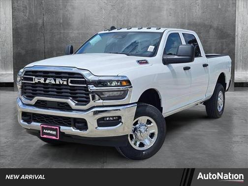 2025 RAM 2500 Tradesman Crew Cab 4x4 6'4' Box