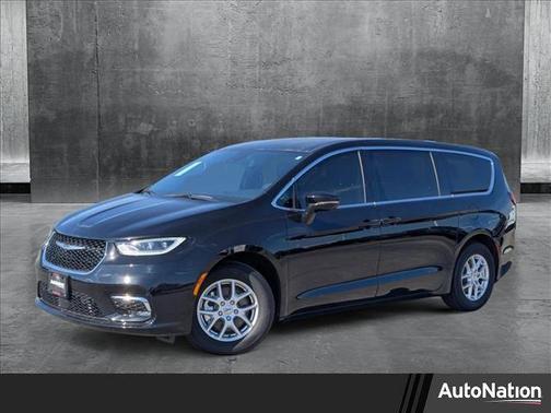 2025 Chrysler Pacifica L