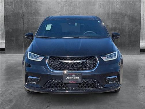 2025 Chrysler Pacifica L